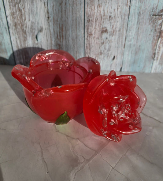 Boîte Rose Rouge avec incrustation feuilles argentées